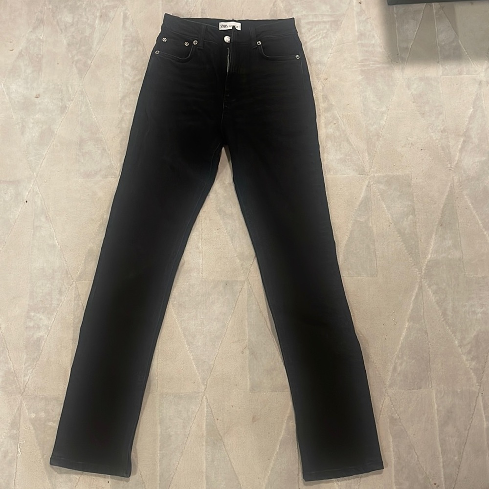 NWOT Zara Split hem jean - sold out